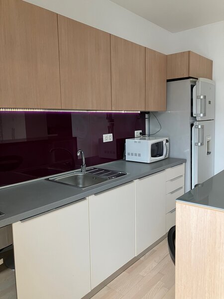 Bucurestii Noi- Parc Izbiceni- garsoniera open space,2/3,lift,modern,400€