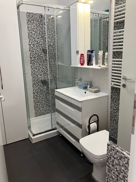 Bucurestii Noi- Parc Izbiceni- garsoniera open space,2/3,lift,modern,400€
