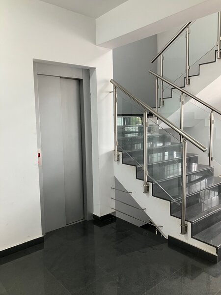 Bucurestii Noi- Parc Izbiceni- garsoniera open space,2/3,lift,modern,400€